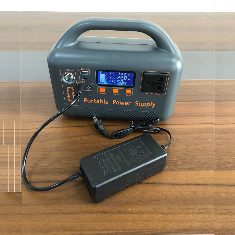 Outdoor Emergency Portable Pow - مراجعة Outdoor Usb Power Bank وسعره